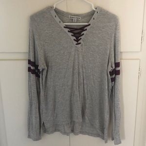 grey long sleeve t-shirt